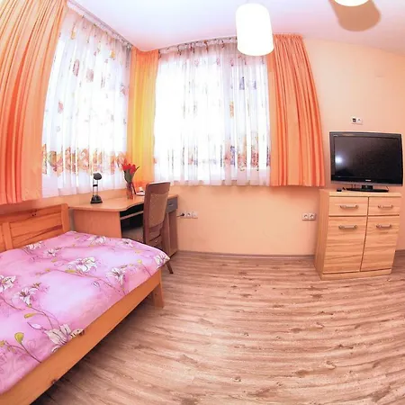 Апартаменты Charming 2bd Apartment, 5 Min From Train Station And Marina *