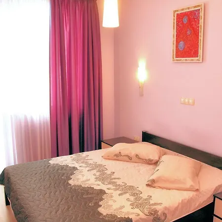 Appartement Charming 2bd Apartment, 5 Min From Train Station And Marina Varna