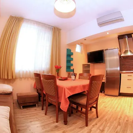 Charming 2bd Apartment, 5 Min From Train Station And Marina * Varna