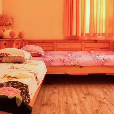 Appartement Charming 2bd Apartment, 5 Min From Train Station And Marina Varna